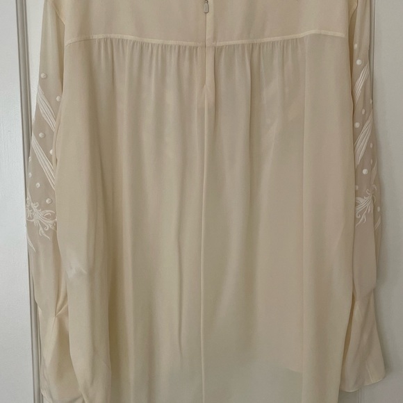 Chloe 100% Silk Dusty White Blouse with White applique - Picture 6 of 7